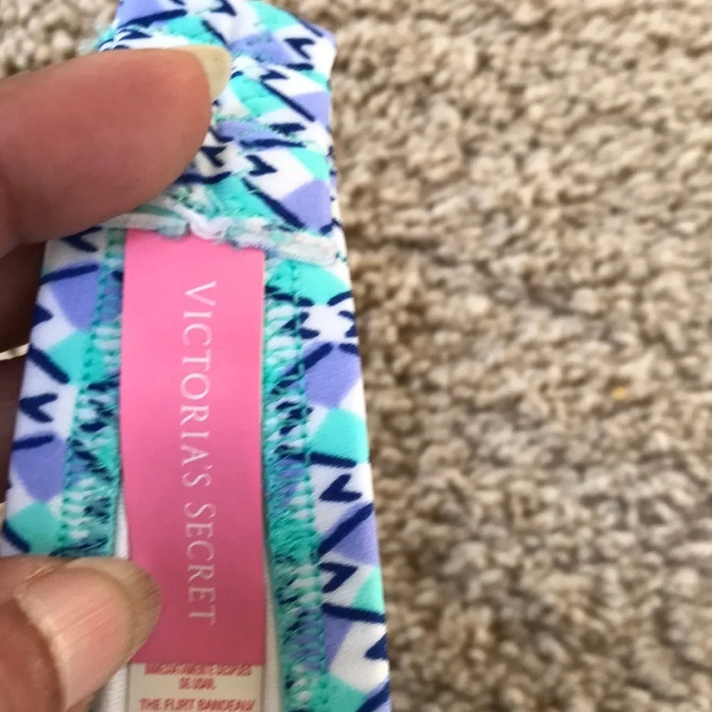 VICTORIA'S ’s SECRET paisley strapless bikini top